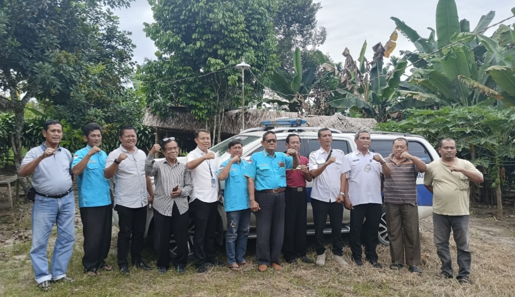 Tim BNNP Sumut diabadikan bersama para pengurus GMDM STM Hulu usai melakukan test narkoba .