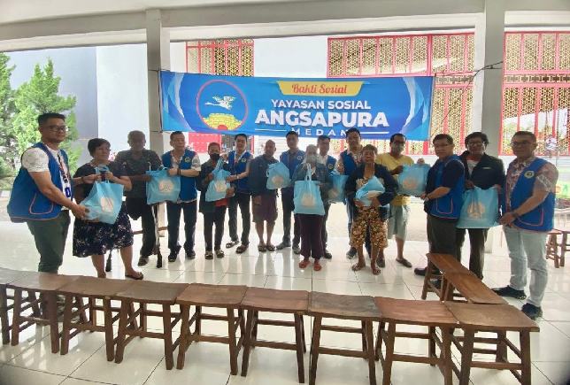 IMG-20250124-WA0011_resize_39 PAKET IMLEK-Jajaran Pengurus TDS Angsapura Tanjung Morawa dan Pengurus Angsapura Medan diabadikan bersama sebelumnya menyerahkan Paket Imlek kepada warga masyarakat Tionghoa di seputaran TDs dan sekitarnya, Jumat (24/01/2025). Foto/medandaily.com/asril tanjung