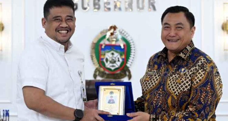 Gubernur Sumatera Utara (Sumut) Muhammad Bobby Afif Nasution menerima kunjungan Kepala Badan Narkotika (BNN) Provinsi Sumut Brigjen Pol Tatar Nugroho beserta jajaran di ruang kerja Gubernur, lantai 10 Kantor Gubernur Sumut, Jalan Diponegoro nomor 30, Medan, baru-baru ini.