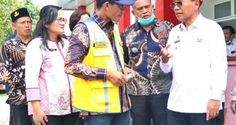 Bupati Simalungun Anton Achmad Saragih saat melakukan kunjungan kerja ke Kantor Camat Ujung Padang, Jumat (26/6/2026). Foto; dokumen Dinas Kominfo Simalungun