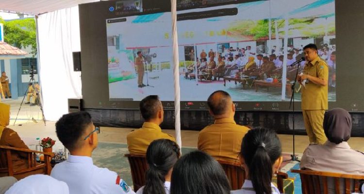 Gubernur Sumut Bobby Nasution saat membuka kegiatan Masa Pengenalan Lingkungan Sekolah (MPLS) SMA/SMK/SLB serentak se-Sumut di SMA Negeri 1 Binjai, Senin (13/7/2026). Foto/medandaily.com