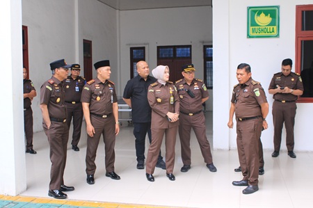 WhatsApp Image 2026-07-02 at 06.30.06 Kepala Kejaksaan Tinggi Sumatera Utara Muhibuddin, SH.,MH melakukan inspeksi mendadak di Kejaksaan Negeri Belawan, Rabu (1/7/2026).